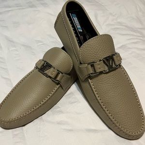 Louis Vuitton Mens Driver Loafer size 9-9.5US  (8LV)